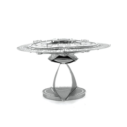 Star Trek- USS Enterprise 1701-D Model Kit- front view