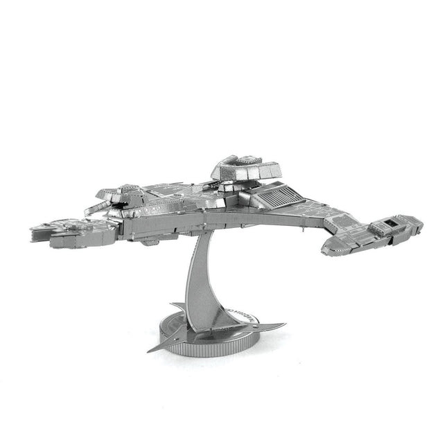 Star Trek- Klingon Vor'Cha Model Kit- angled view