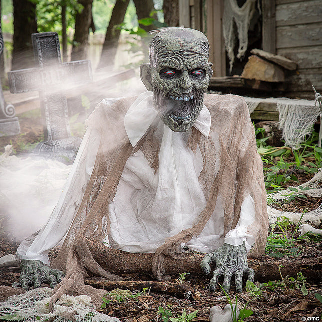 Animated Gaseous Zombie Groundbreaker- displayed in yard