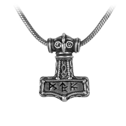 Bindrune Hammer Pendant- close up