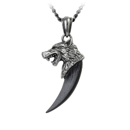 Wolf Macht Pendant- close up