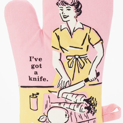 I've Got A Knife Oven Mitt- front view