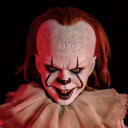 IT- Pennywise Premium Scale Doll- Face View