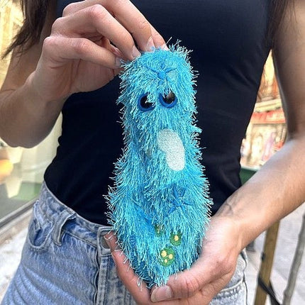 Paramecium- Classic- Held by Model